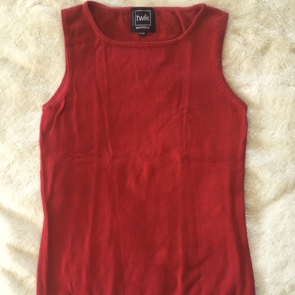 Simons sleeveless top